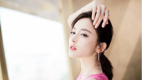 迪丽热巴怀孕大肚照是真的 实际上是剧照被拿来造谣