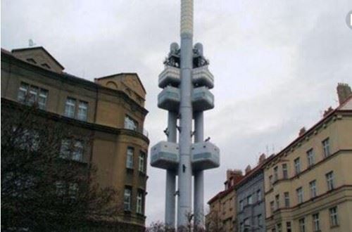 全球最丑建筑 捷克奇奇科夫电视塔丑出天际/不忍直视