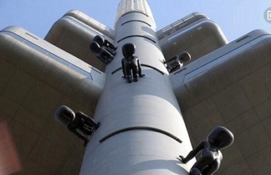 全球最丑建筑 捷克奇奇科夫电视塔丑出天际/不忍直视