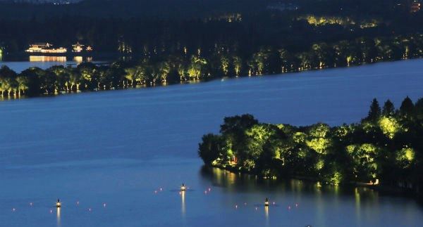 西湖三潭印月的来历 中秋月圆之夜可看到33轮明月