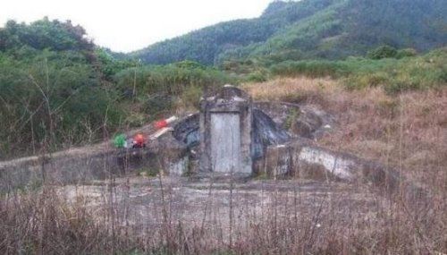 祖坟上放一物后代富贵 祖坟上放这几件东西能带来福运