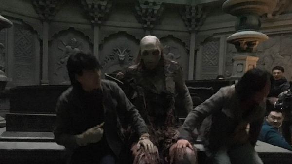 鬼吹灯之精绝古城中的红犼是真人 最后自焚而亡尸骨无存