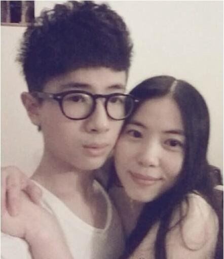 王纪庭母亲成为南京不老仙妈 实际情侣照是经过ps的