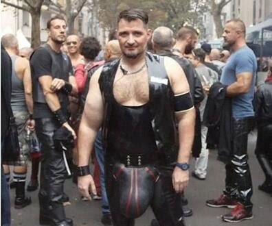 世界上最大的JJ 所发现的最长纪录为48厘米(疲软状态)