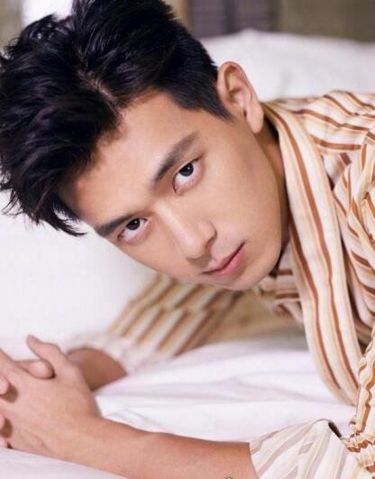 李现12厘米说的是啥 李现微博原名“李现ing12厘米”(别想歪了)