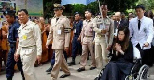 史上最丑公主 泰国朱拉蓬公主(血友病坐轮椅出行)