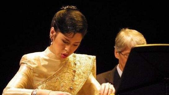 史上最丑公主 泰国朱拉蓬公主(血友病坐轮椅出行)