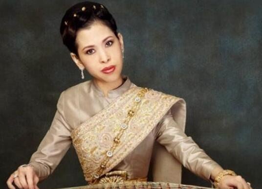 史上最丑公主 泰国朱拉蓬公主(血友病坐轮椅出行)