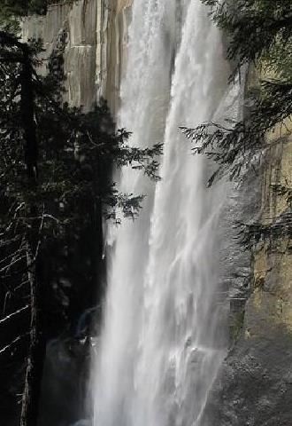 广西大学鲜花瀑布 十大最美瀑布排行榜