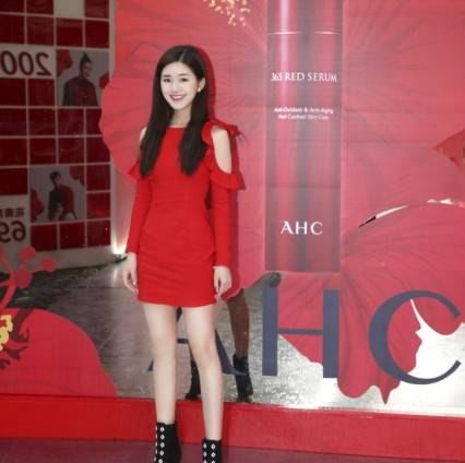 赵露思真实身高多高 和丁禹兮站在一起一目了然（官方身高163）