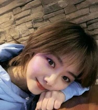 谭松韵最近怎么了 妈妈遇车祸不幸去世(整个人变得憔悴且消瘦)