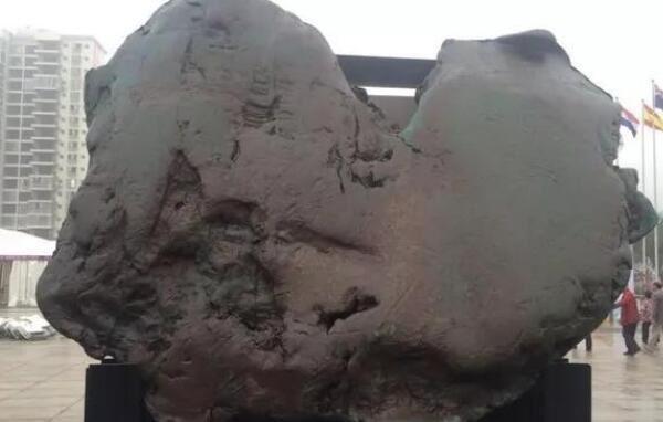 世界上最大的自然铜 重26吨有十亿岁长的像中国地图