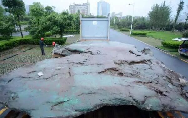 世界上最大的自然铜 重26吨有十亿岁长的像中国地图