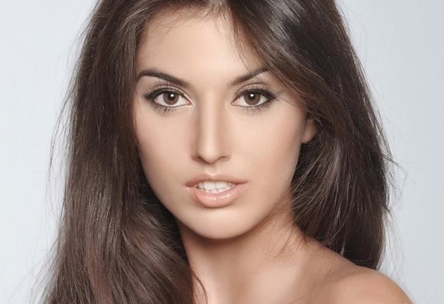 希腊十大美女 贝蒂拥有诱人的眼睛和热辣的身体