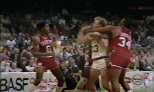 盘点NBA史上15大斗殴事件 麦迪逊斗殴事件十人被驱逐