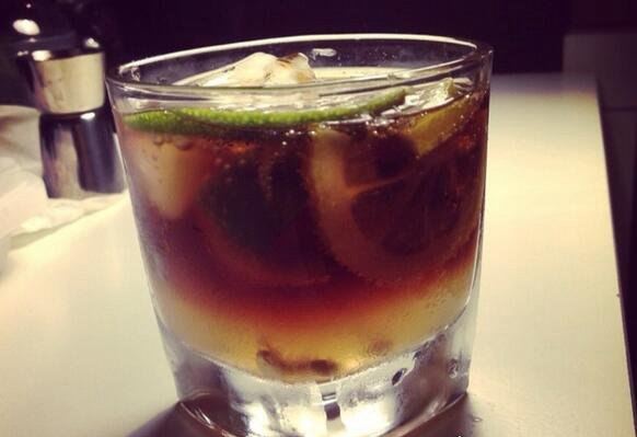 朗姆酒怎么喝 这五种经典的混搭喝法你一定要知道(超级美味)