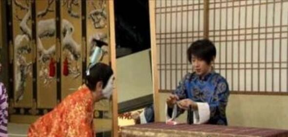 刘谦跪拜日本天皇事件真相 全是翻译惹的祸