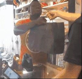 aj是什么意思 是乔丹球鞋品牌Air Jordan的英语缩写