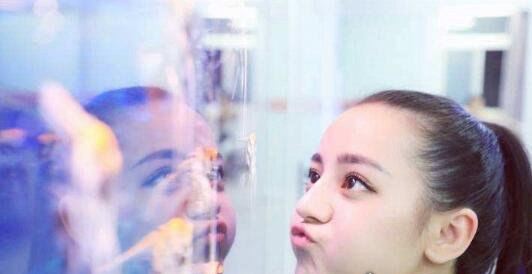 迪丽热巴图片大全可爱 超级卖萌照让人一看就爱上了