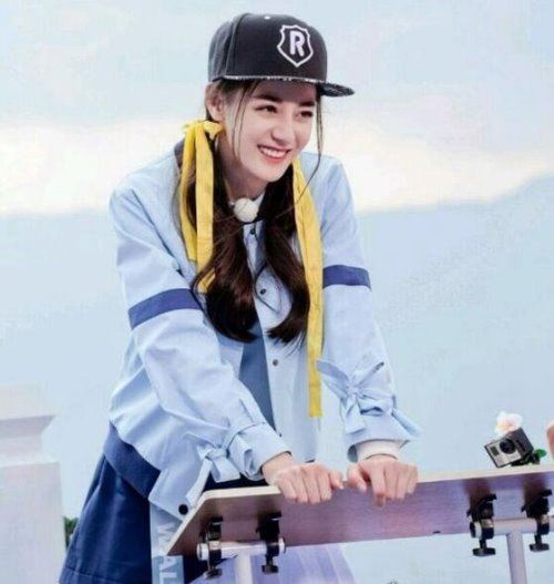 迪丽热巴图片大全可爱 超级卖萌照让人一看就爱上了