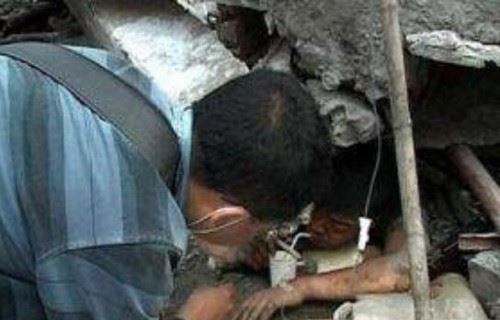 汶川地震半张脸 废墟中诡异蓝色半张脸震惊众人