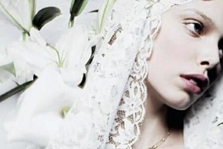 世界上最白的人 英国18岁少女维纳斯·巴勒莫（白化病萝莉）