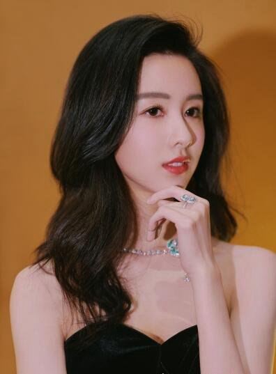 最美校花陈都灵男友是谁 陈都灵前男友照片曝光(长相一言难尽)