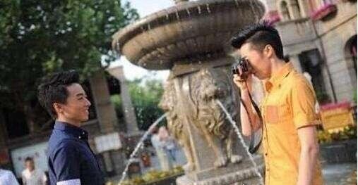 北大最帅双胞胎卖腐行为不忍直视 为了赚钱搞出兄弟乱伦