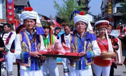白族的传统节日有哪些 火把节是白族古老而又热闹的节日