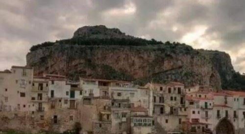 盘点全球十大惊悚地点 特鲁克泻湖横尸遍野成死人堆