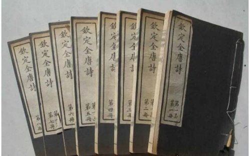 中国最早的诗歌集是《诗经》 最大的诗歌集是《全唐诗》