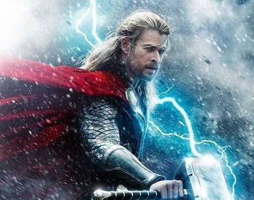 美队为什么能拿起雷神之锤 因为美队具备最圣洁的灵魂