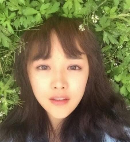 巴拉拉小魔仙严莉莉扮演者刘美含 如今长成大美女了