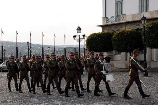 八国联军指的是哪八个国家？其中有两个目前已经消失了 是哪两个？