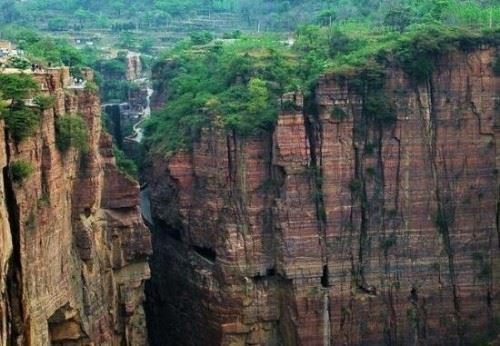 中国河南郭亮隧道之谜 悬崖边上的死亡公路超惊悚/视频