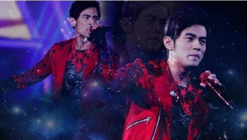 周杰伦开始录歌了 朋友带奶茶探班(新专辑即将完成让人期待)