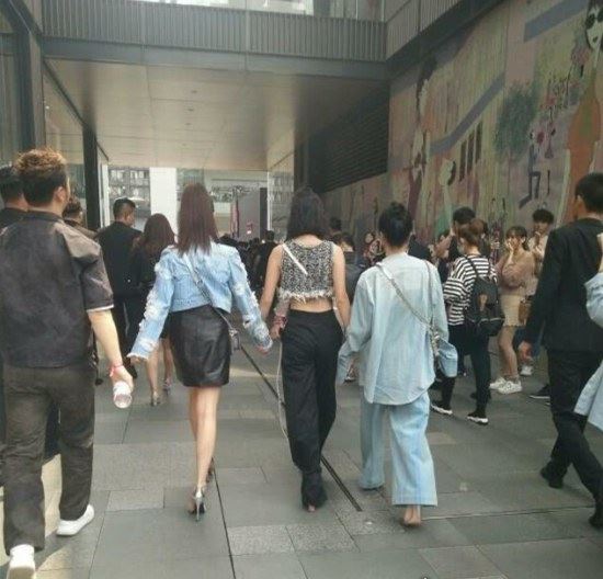 女团颜值担当 杨超越身高大揭秘(比比就知道了)