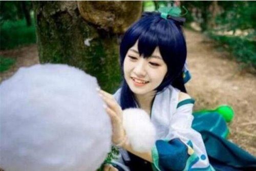 火箭少女101赖美云身高多少?官方报1米55真实身高1米53