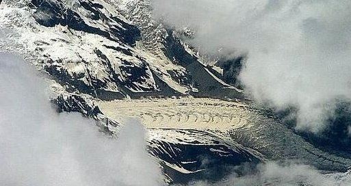 飞机上拍到真龙 真龙现身征兆着什么？