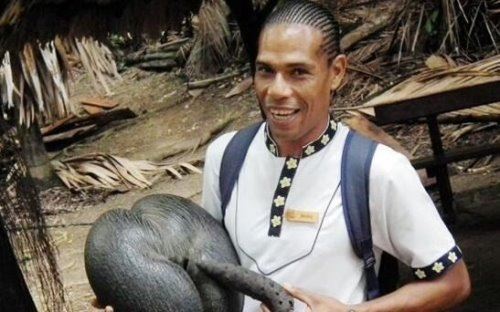 意大利红门兰酷似裸男 长得细致到连男性丁丁都有