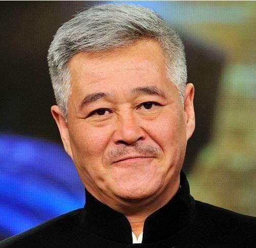 是谁保住了赵本山 超级大背景为其撑起东北一片天