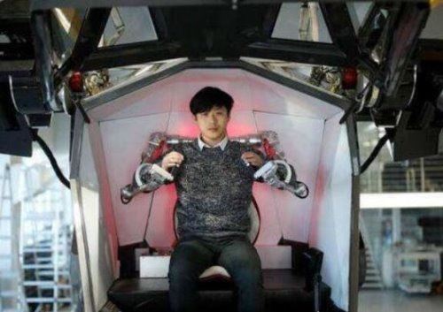 世界上最大的机器人 巨型机器人Method 2高4米/重1.5吨