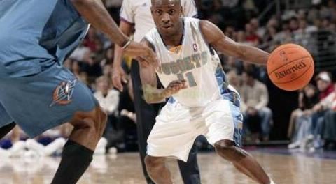 NBA历史上十大最矮的球员：小虫博格斯仅有1.6米(美国女性平均1.69米)