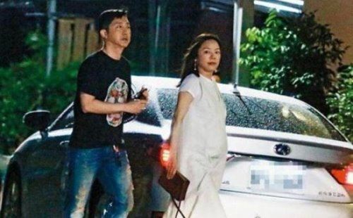 庾澄庆现任老婆张嘉欣背景曝光 43岁再怀孕(57岁庾澄庆再当爸)