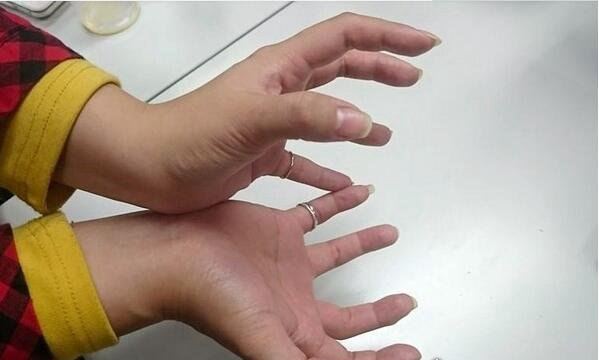 女生怎么用手判断自己多大罩杯 教你徒手测量胸部罩杯大小