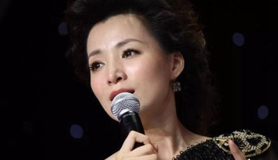 央视主持人朱迅追悼会是虚假的 身体很好(癌症并未复发)