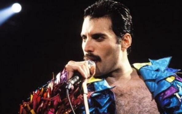 皇后乐队主唱为何过世？佛莱迪·摩克瑞患上艾滋后离世