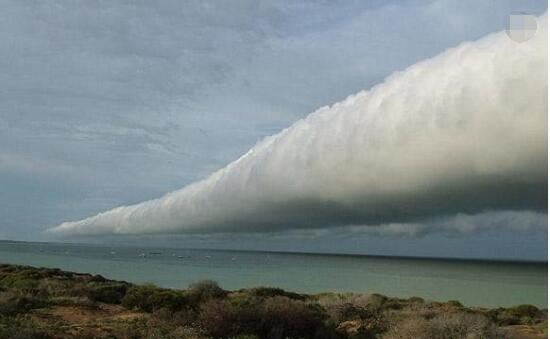 自然奇观世间罕见的管状云 大自然的鬼斧神工惊掉下巴