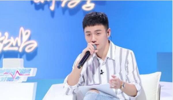 李荣浩怎么火起来的 获台湾金曲奖一夜成名(小眼睛也顶半边天)