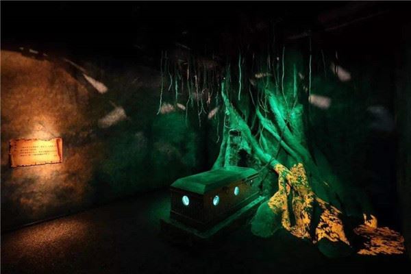 青铜门后的终极西王母 青铜门后的终极秘密猜想